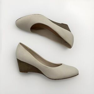 Seychelles Cream Canvas Wedge Women’s‎ 10 Round Toe NWOB Shoe Heels Slip On